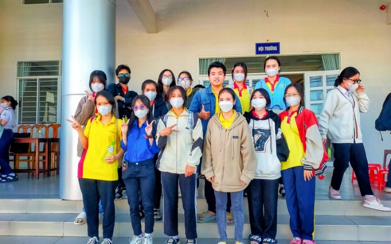 Sinh viên Đại Việt Cần Thơ giao lưu nhân chứng lịch sử Bình Thủy