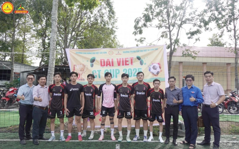 Sôi Nổi Giao Lưu Bóng Đá Sinh Viên 2025 – Đại Việt Cần Thơ