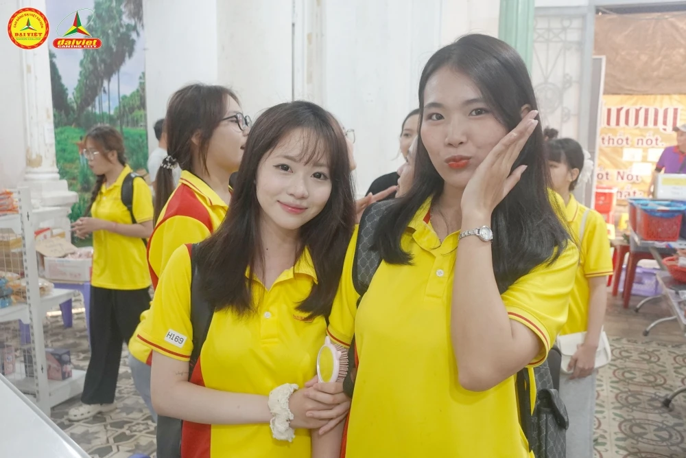 Tân Sinh Viên Đại Việt 2025 Tham Quan Chợ Nổi Cái Răng Đợt 5