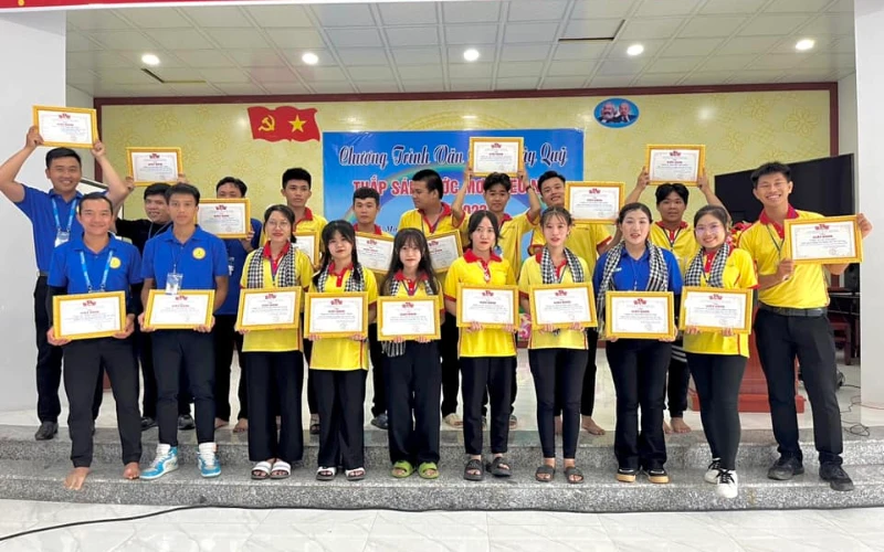 Tổng Kết Chiến Dịch Mùa Hè Xanh Đại Việt 2023 – Hành Trình Tình Nguyện Ý Nghĩa