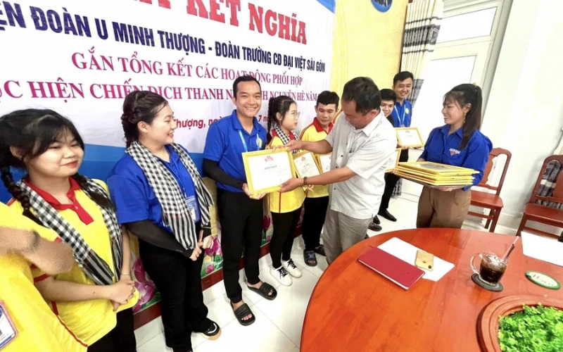 Tổng Kết Chiến Dịch Mùa Hè Xanh Đại Việt 2023 – Hành Trình Tình Nguyện Ý Nghĩa