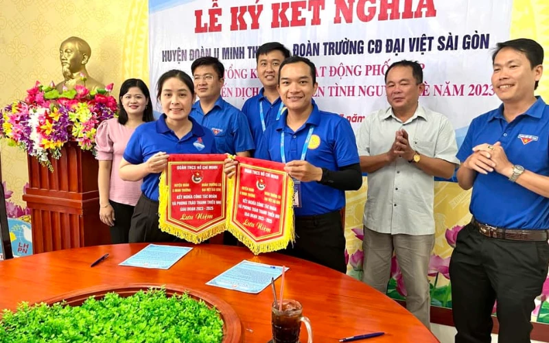 Tổng Kết Chiến Dịch Mùa Hè Xanh Đại Việt 2023 – Hành Trình Tình Nguyện Ý Nghĩa