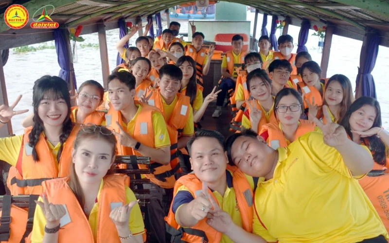 Trải Nghiệm Mini Tour Chợ Nổi Cái Răng Cùng Tân Sinh Viên Đại Việt Cần Thơ