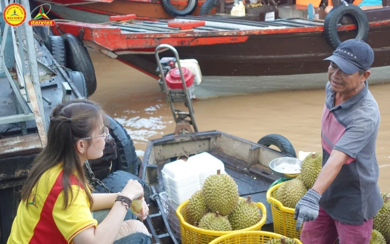 Trải Nghiệm Mini Tour Chợ Nổi Cái Răng Cùng Tân Sinh Viên Đại Việt Cần Thơ