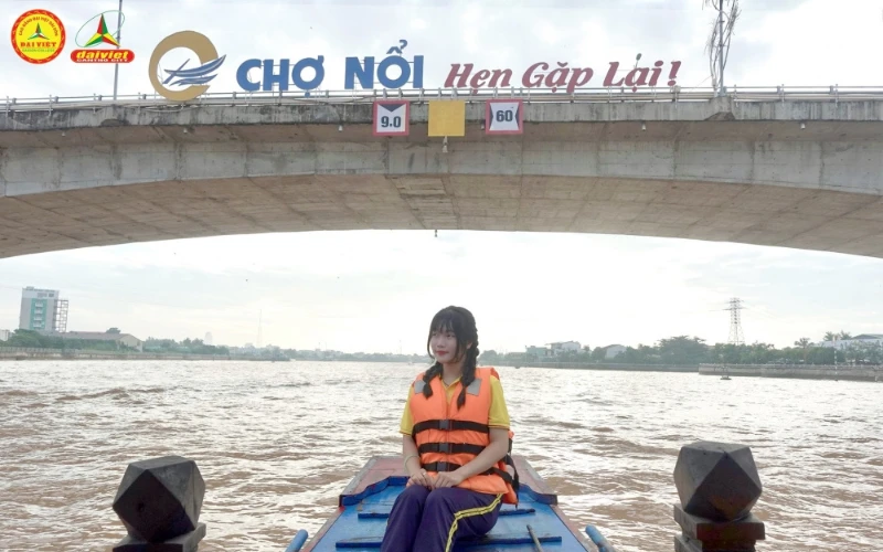 Trải Nghiệm Mini Tour Chợ Nổi Cái Răng Cùng Tân Sinh Viên Đại Việt Cần Thơ