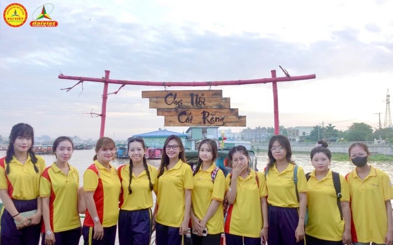Trải Nghiệm Mini Tour Chợ Nổi Cái Răng Cùng Tân Sinh Viên Đại Việt Cần Thơ