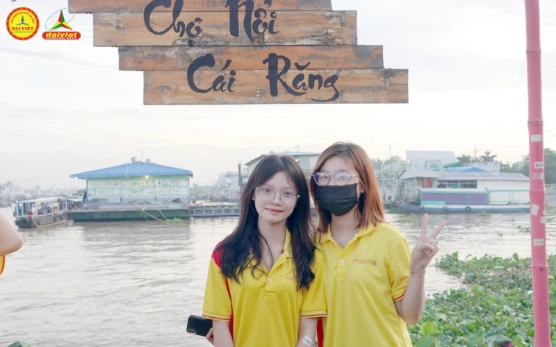 Trải Nghiệm Mini Tour Chợ Nổi Cái Răng Cùng Tân Sinh Viên Đại Việt Cần Thơ - Let's Go