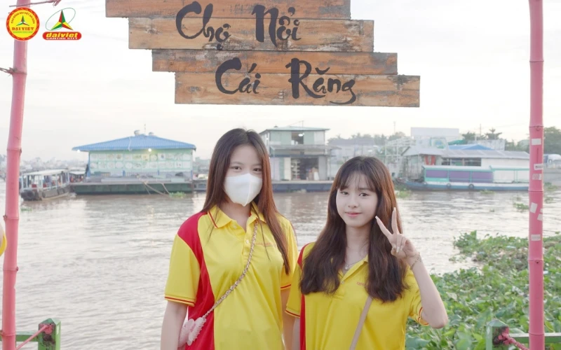 Trải Nghiệm Mini Tour Chợ Nổi Cái Răng Cùng Tân Sinh Viên Đại Việt Cần Thơ - Let's Go