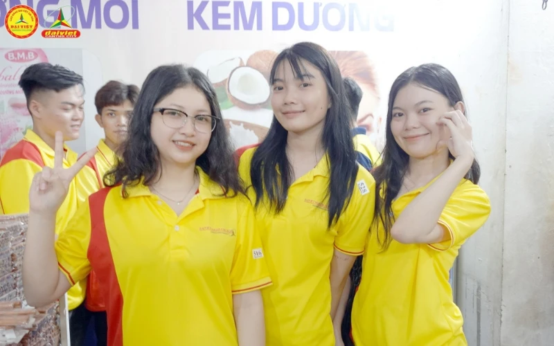 Trải Nghiệm Mini Tour Chợ Nổi Cái Răng Cùng Tân Sinh Viên Đại Việt Cần Thơ - Let's Go