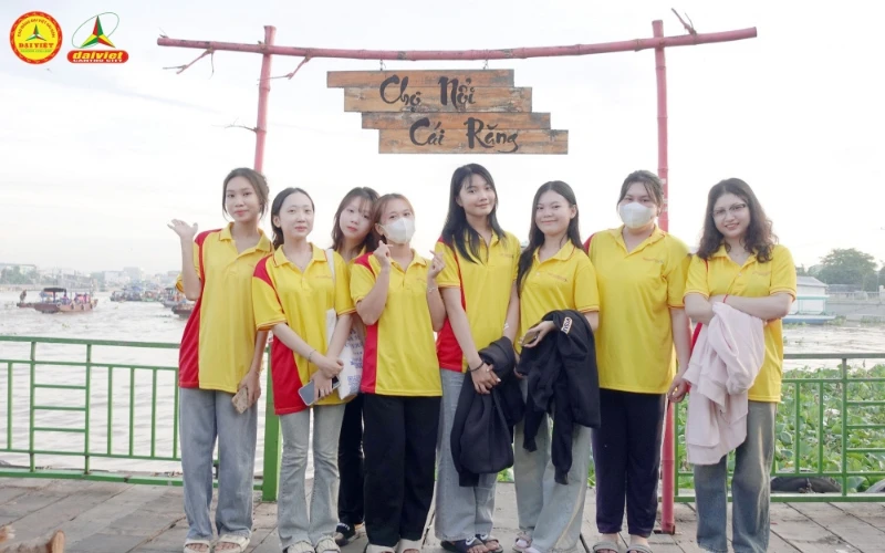 Trải Nghiệm Mini Tour Chợ Nổi Cái Răng Cùng Tân Sinh Viên Đại Việt Cần Thơ - Let's Go