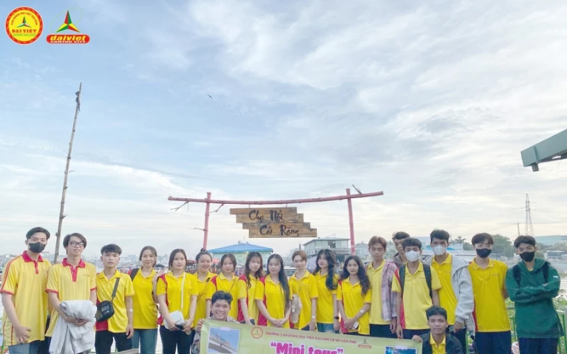 Trải Nghiệm Mini Tour Chợ Nổi Cái Răng Cùng Tân Sinh Viên Đại Việt Cần Thơ - Let's Go