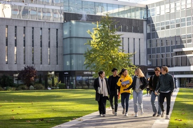 Tăng phí visa du học và du lịch từ tháng 4/2025: Người Việt cần lưu ý gì?