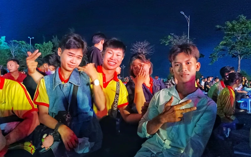 Vọng Cổ Quê Hương – Niềm Tự Hào Dân Tộc Trong Sinh Viên Đại Việt