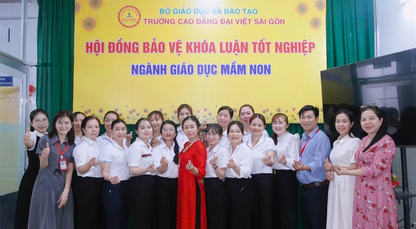KHOÁ LUẬN TỐT NGHIỆP BƯỚC NGOẶT CỦA SINH VIÊN NGÀNH GIÁO DỤC MẦM NON TẠI ĐẠI VIỆT CẦN THƠ