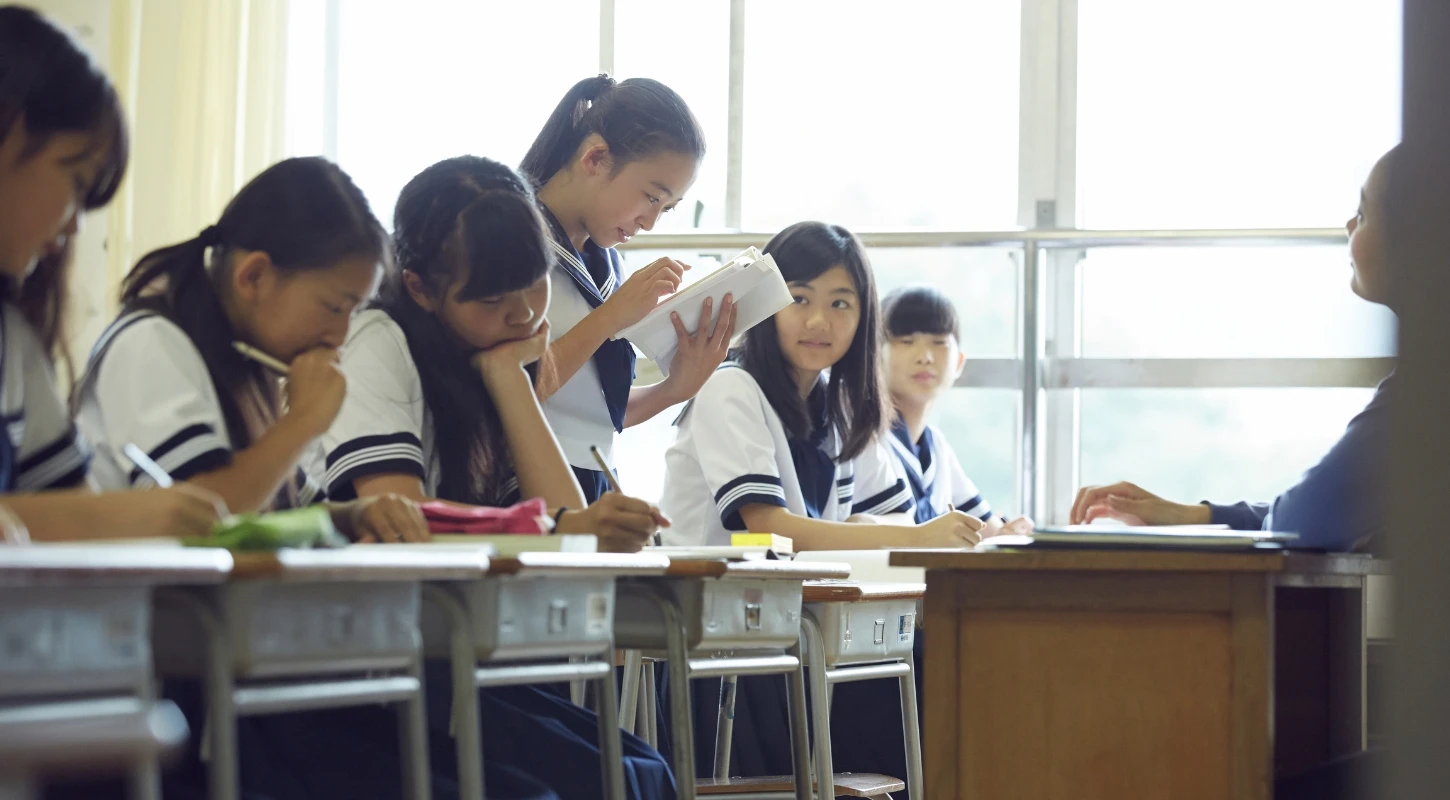 Những Vần Thơ Tháng 11