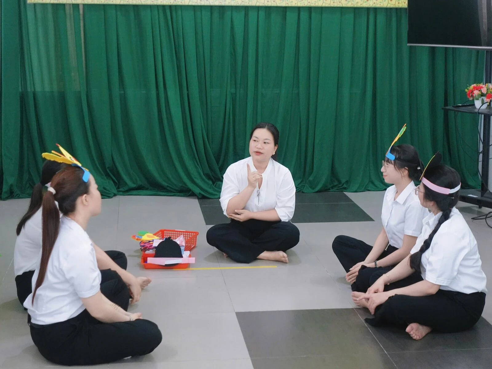 KHOÁ LUẬN TỐT NGHIỆP BƯỚC NGOẶT CỦA SINH VIÊN NGÀNH GIÁO DỤC MẦM NON TẠI ĐẠI VIỆT CẦN THƠ