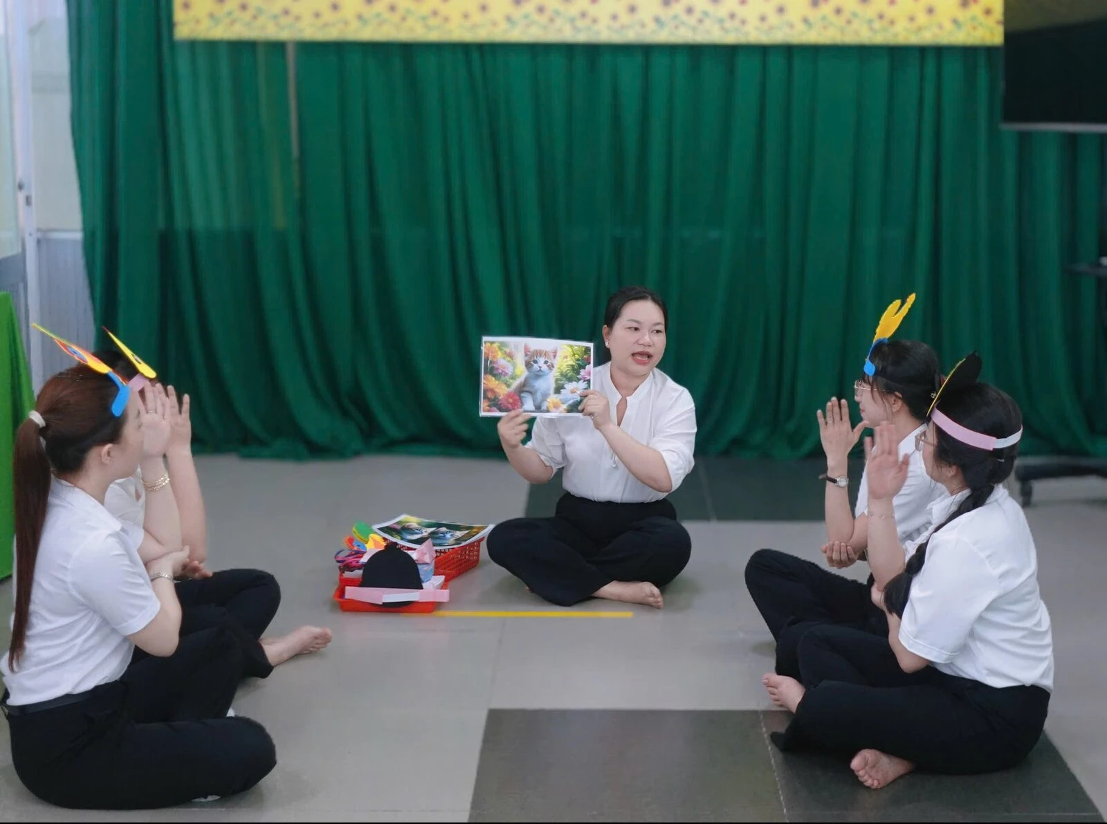 KHOÁ LUẬN TỐT NGHIỆP BƯỚC NGOẶT CỦA SINH VIÊN NGÀNH GIÁO DỤC MẦM NON TẠI ĐẠI VIỆT CẦN THƠ